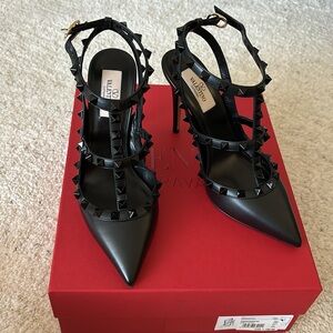 Authentic Valentino Garavani Rockstud Leather Caged Pumps Black Size 37